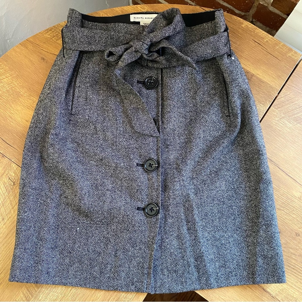 Banana Republic Charcoal Pencil Skirt with Bow Belt